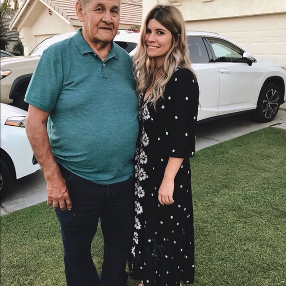 Meet your Posher, Aly ❤️ - Picture 3 of 6